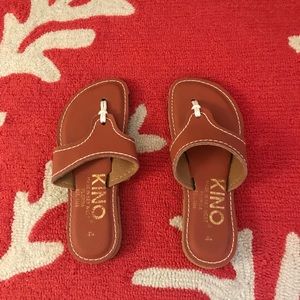Kino sandals size 4